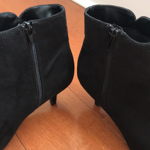 Pointed Toe Black Booties - Picture 5 of 9